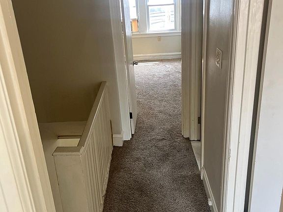 5th image of 7147 Radbourne Rd