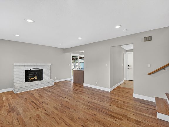 4th image of 409 E 10185 S