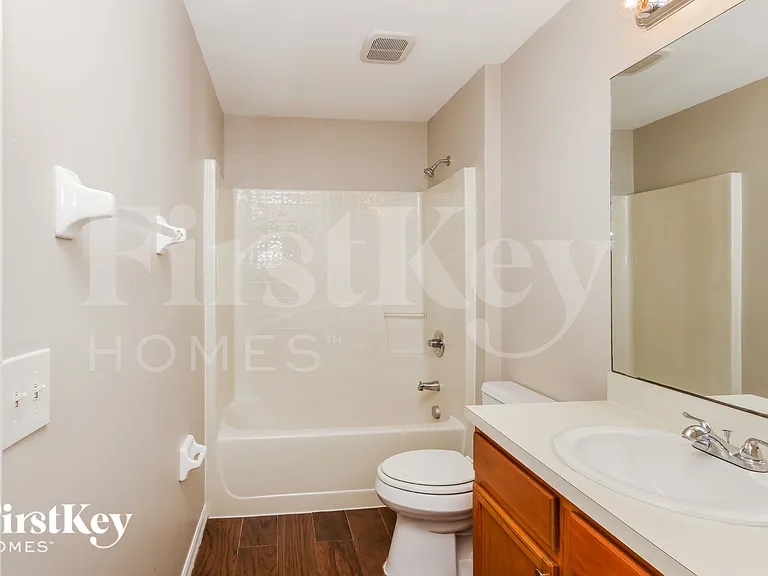 4105 NE 10th Ave — Photo 14