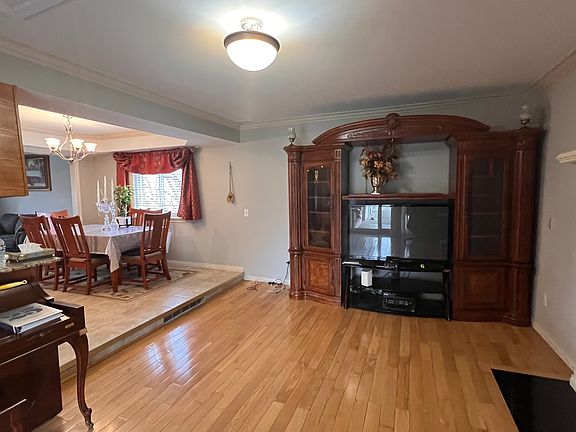 4th image of 12217 N York Dr