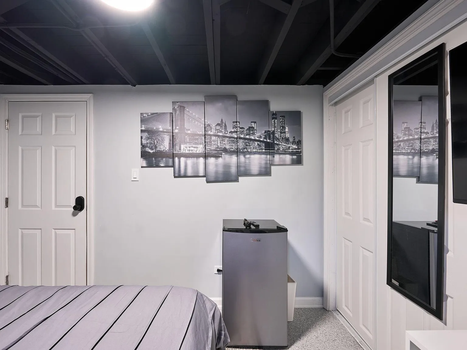 4 bed, 2.0 bath, 1450 sqft, $962 — Photo 1