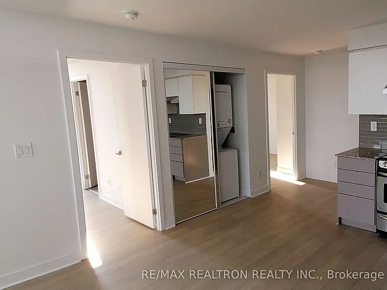 160 Flemington Rd #715 — Photo 4
