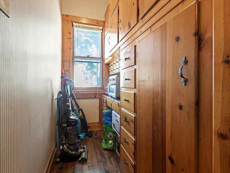 2745 N Frederick Ave — Photo 12