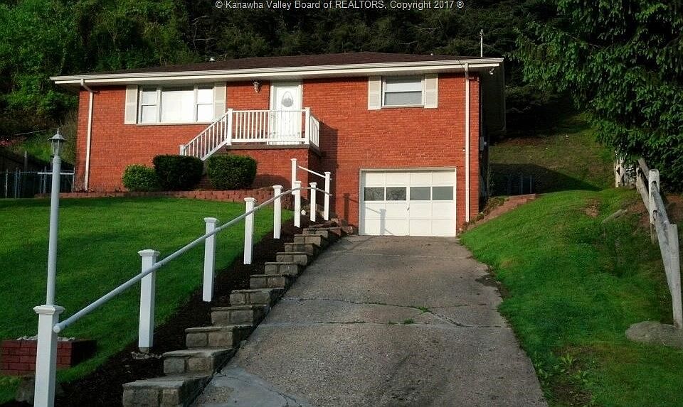 1st image of 2641 Larwood Dr