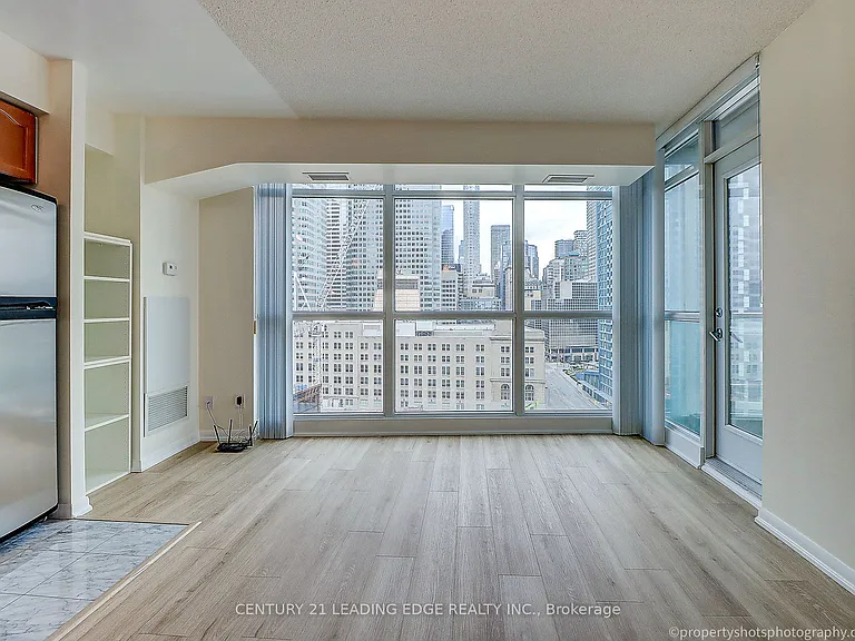 18 Yonge St #1305 — Photo 2
