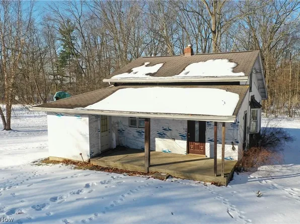 1542 Woods Rd, Akron, OH 44306