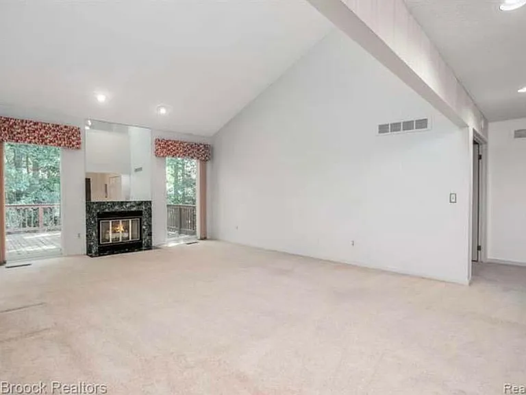 6257 Gatewood — Photo 33