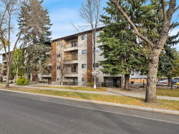 10520 80th Ave NW #6, Edmonton, AB T6E 1V3