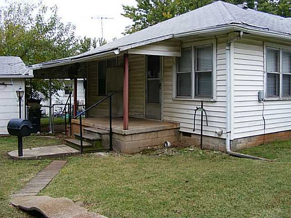 2nd image of 1303 N Park Ave