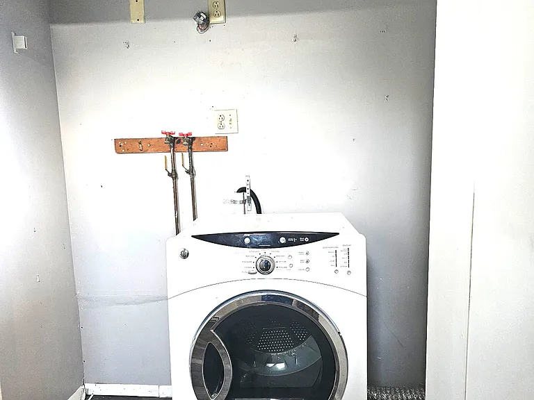 735 Main St #3 — Photo 7