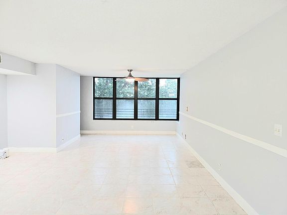 3rd image of 2767 Carambola Circle #302