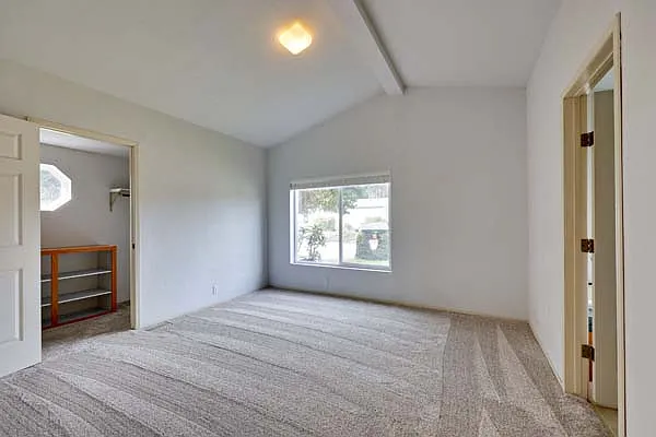 2194 Victoria Ave — Photo 14