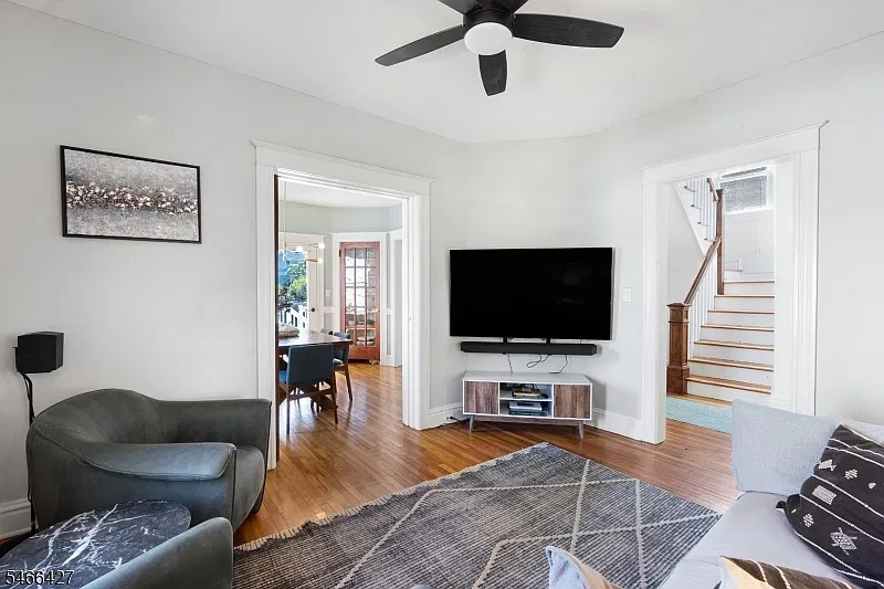 4 bed, 2.5 bath, $4,750 — Photo 2