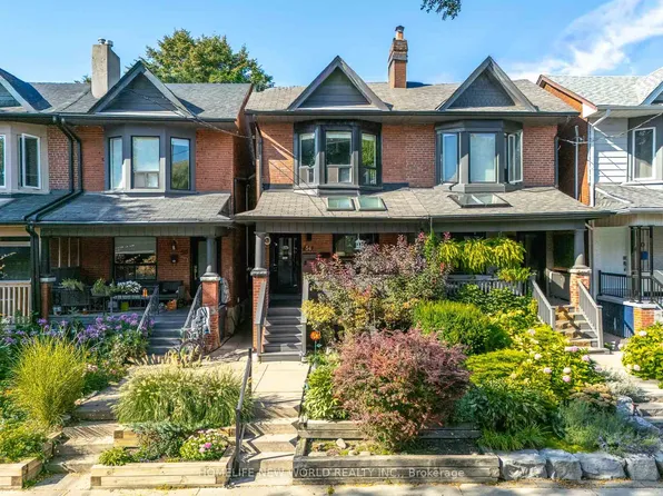 54 Marchmount Rd, Toronto, ON M6G 2A9