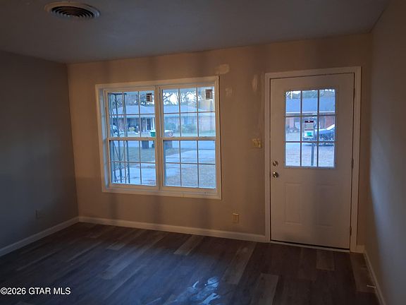 4th image of 279 Pandora Dr