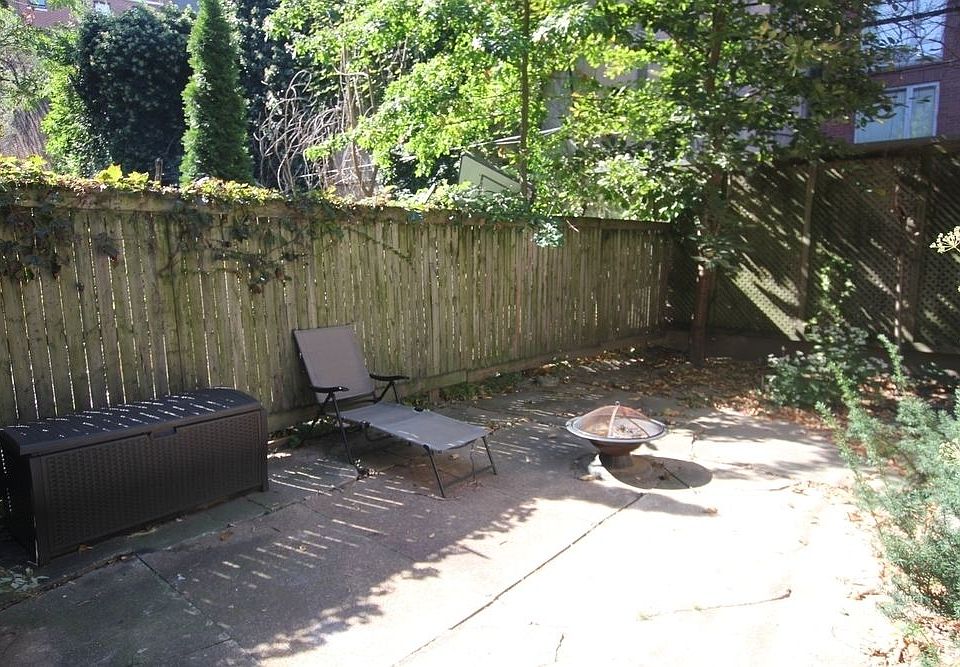 1st image of 290 Saint James Pl APT 1