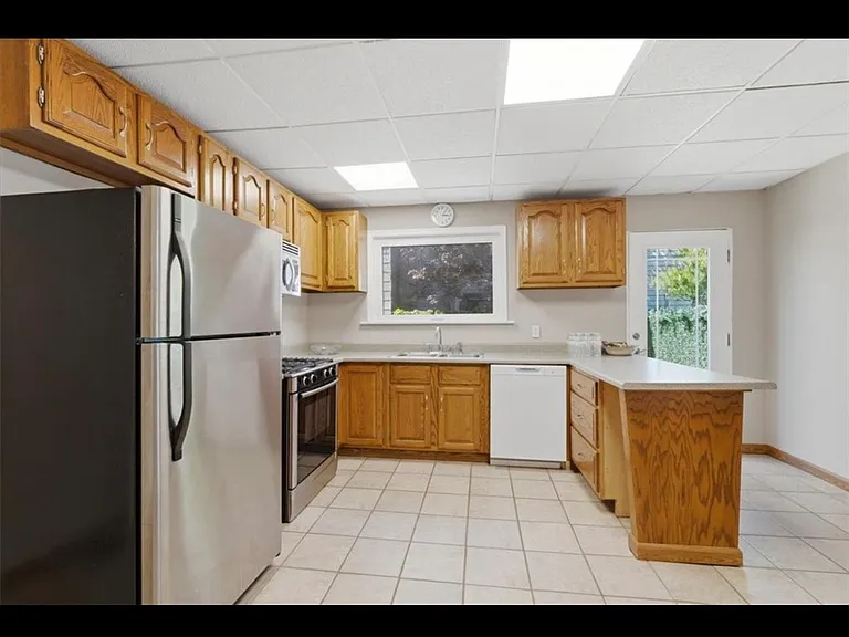 3914 Clement Way — Photo 6