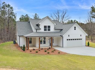 764 Everett Springs Rd NE, Calhoun, GA 30701