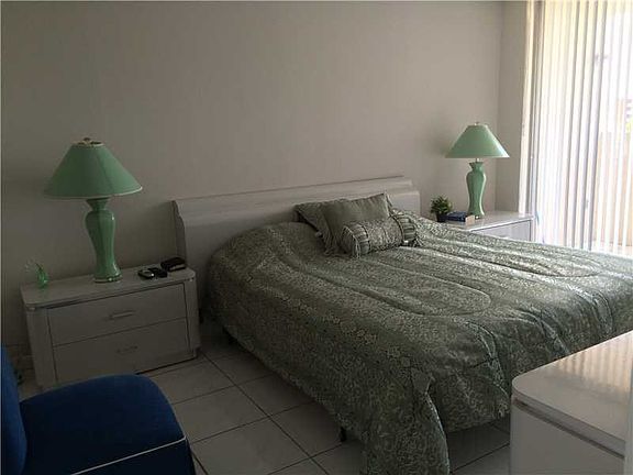 5th image of 1200 NE Miami Gardens Dr APT 612W