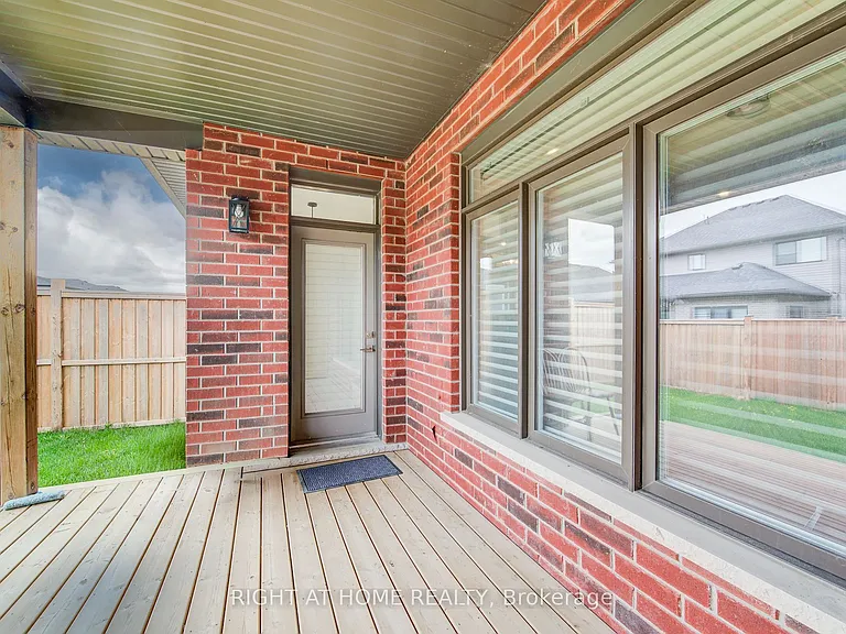 138 Woodberry Cres — Photo 44