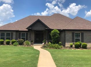 3202 Saddlebrook Dr, Searcy, AR 72143