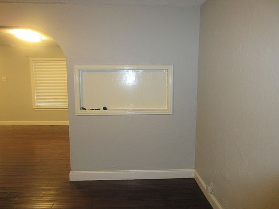 4th image of 1409 James Dr