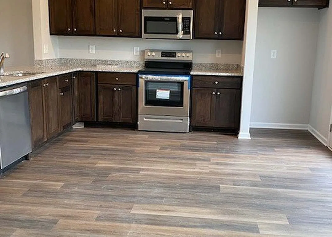 5 bed, 2.5 bath, 2086 sqft, $2,850 — Photo 2