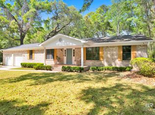 11 Woods Ave, Fairhope, AL 36532
