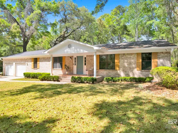 11 Woods Ave, Fairhope, AL 36532