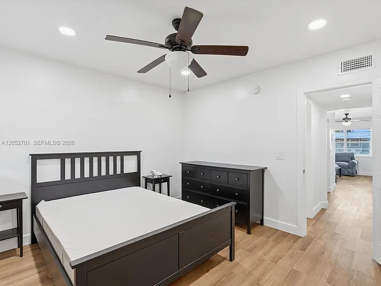 230 SW 11th Ave #8 — Photo 19