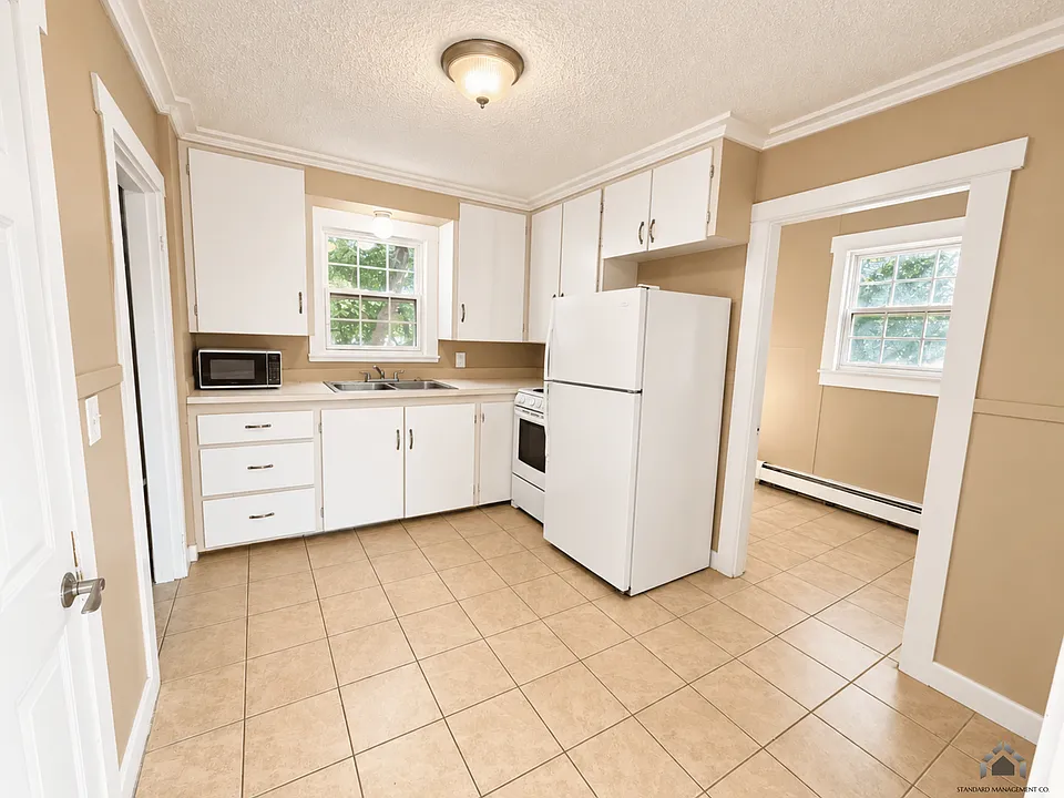 81 College Ave #3