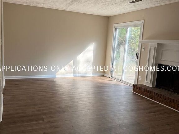 3rd image of 5098 Farm Valley Dr NE