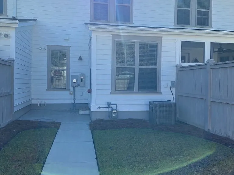 250 Oak Park St — Photo 11