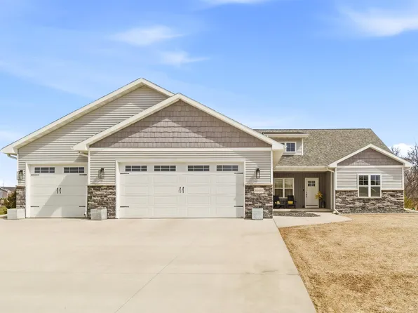 N1002 Alexandra Way, Greenville, WI 54942