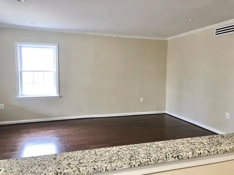 1643 Elkridge Dr — Photo 4