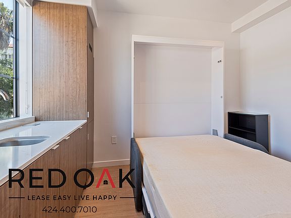 5th image of 11649 1/4 Mayfield Ave #5C