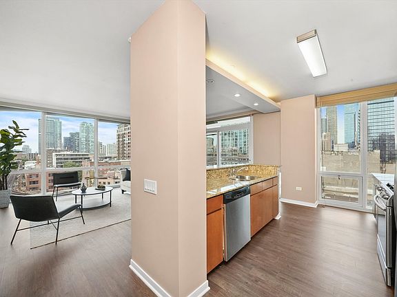 5th image of 757 N Orleans St #707