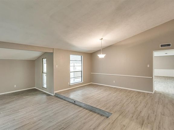 3rd image of 6429 Field Knoll Dr