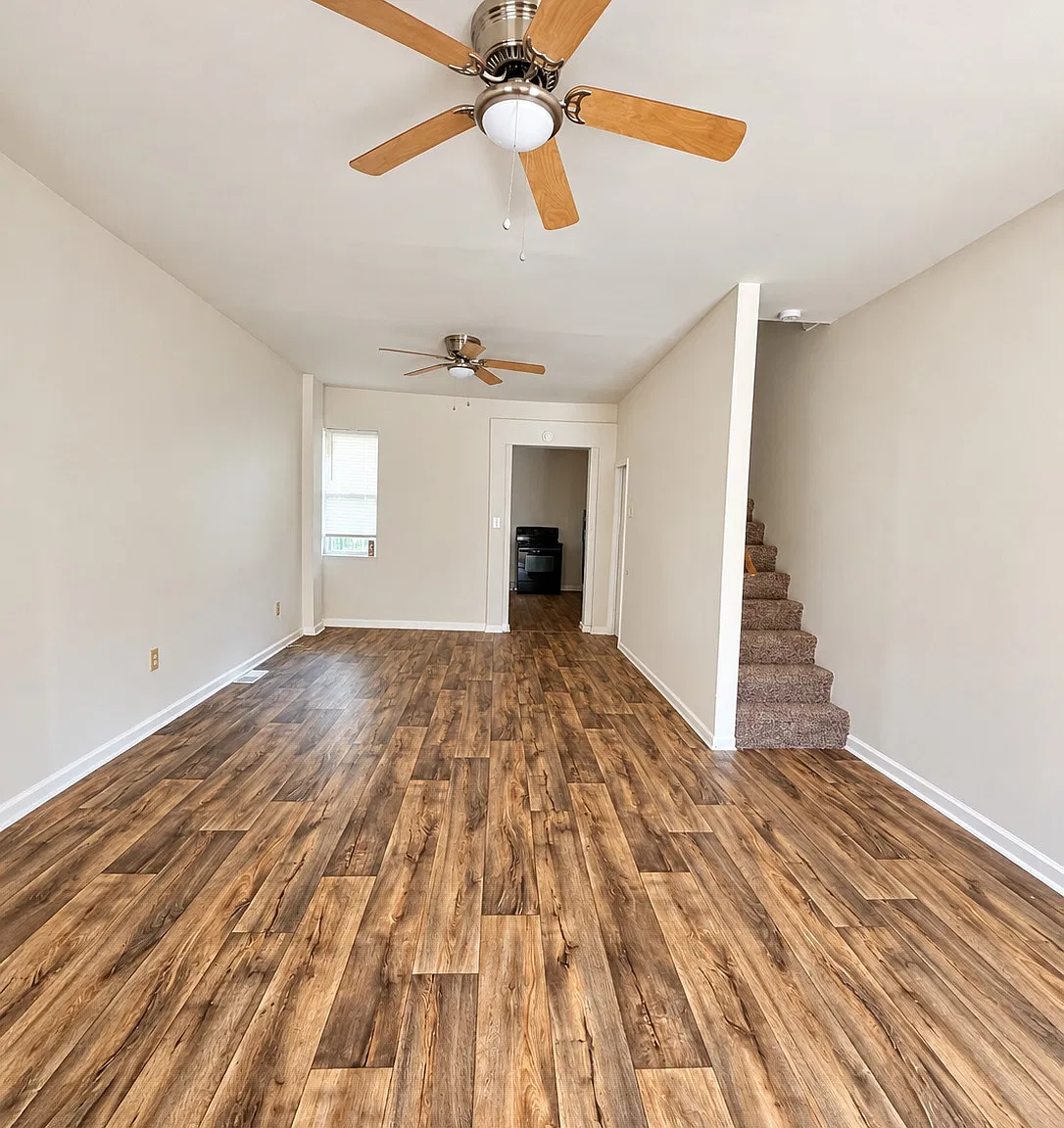 Spacious 4-Bedroom Pet-Friendly Rowhome in Juniata Available Now — Photo 2