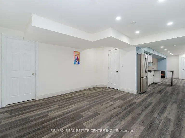 177 N Park Blvd — Photo 19