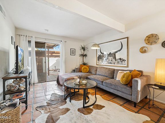 5th image of 1157 E BELMONT Avenue