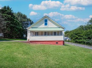 4 Waldrop St, Enoree, SC 29335