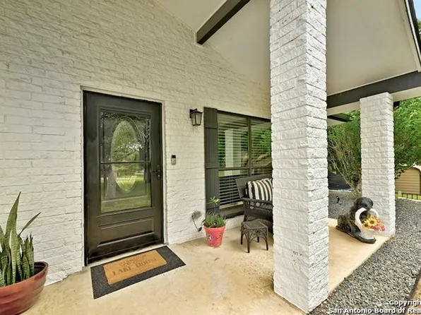 113 Timber Lake Dr, Kingsland, TX 78639