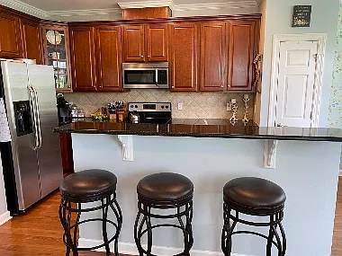 3 bed, 2.5 bath, 2281 sqft, $2,700 — Photo 2