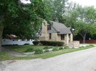 105 S 8th St, Oregon, IL 61061