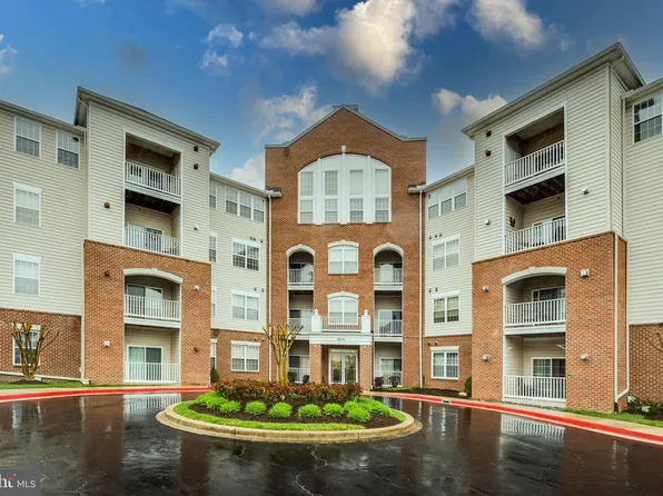 2610 Chapel Lake Dr APT 105, Gambrills, MD 21054