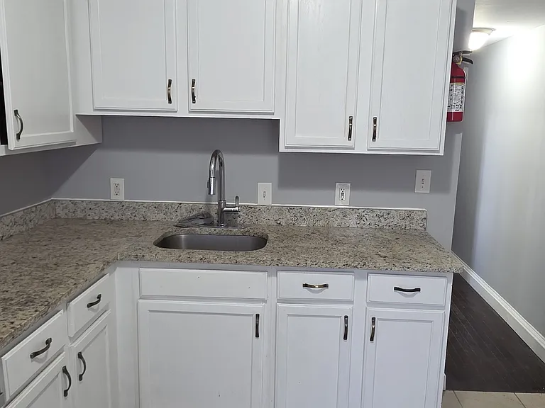 716 Dolphin St #3 — Photo 11