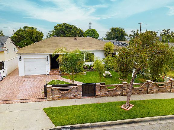 2nd image of 8326 Clarinda Ave