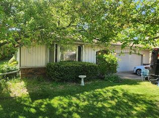 8079 S Steeple View Dr, Franklin, WI 53132