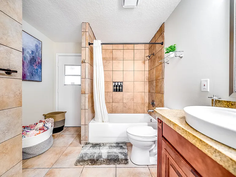 1637 Farmington Cir — Photo 50